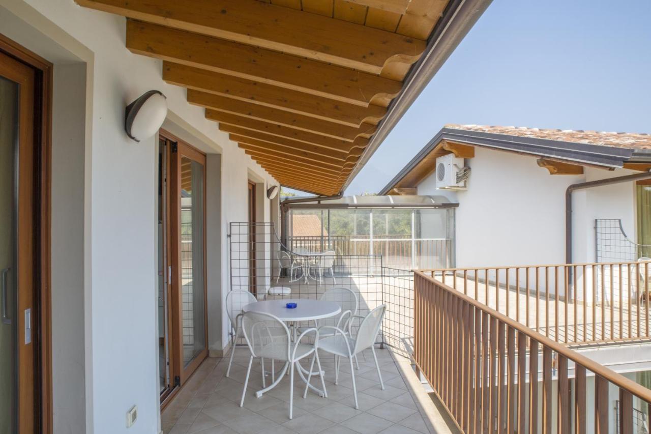 Residence Molino - Holiday Apartments Манерба дел Гарда Екстериор снимка