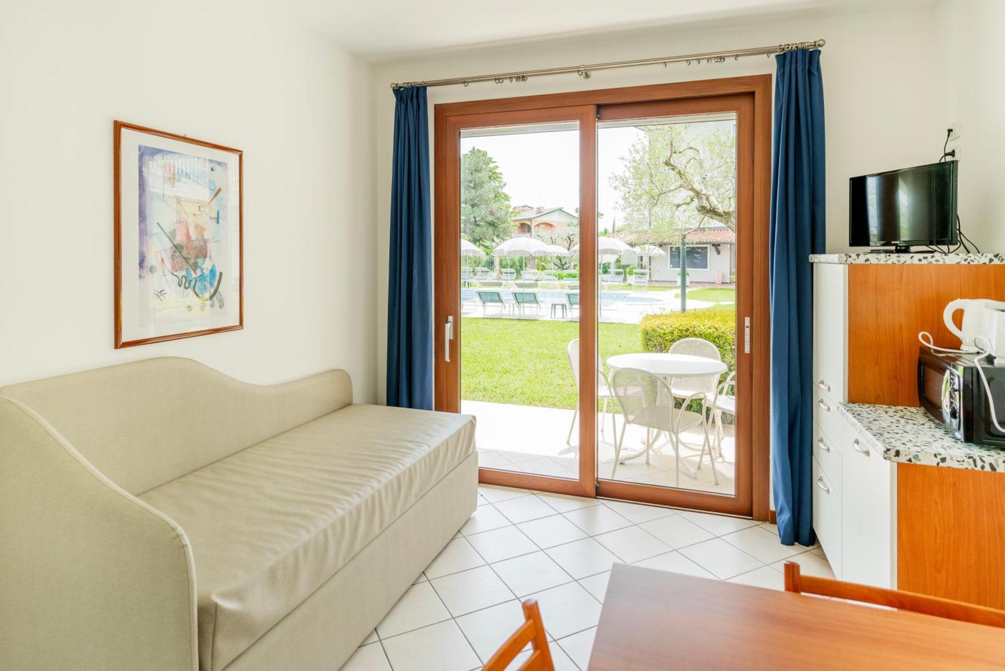 Residence Molino - Holiday Apartments Манерба дел Гарда Екстериор снимка