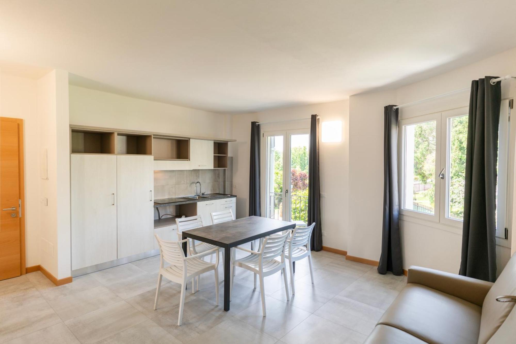 Residence Molino - Holiday Apartments Манерба дел Гарда Екстериор снимка