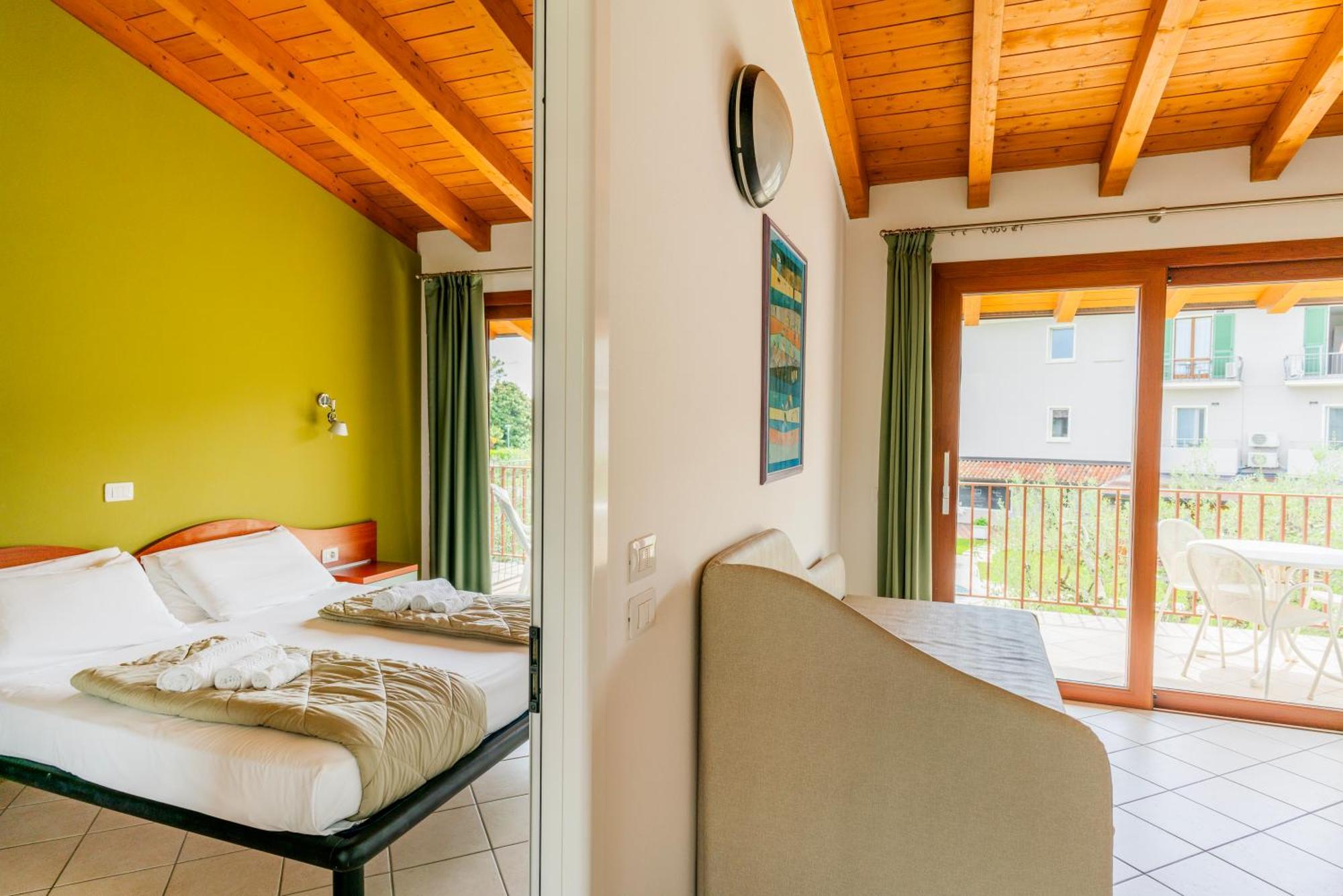 Residence Molino - Holiday Apartments Манерба дел Гарда Екстериор снимка