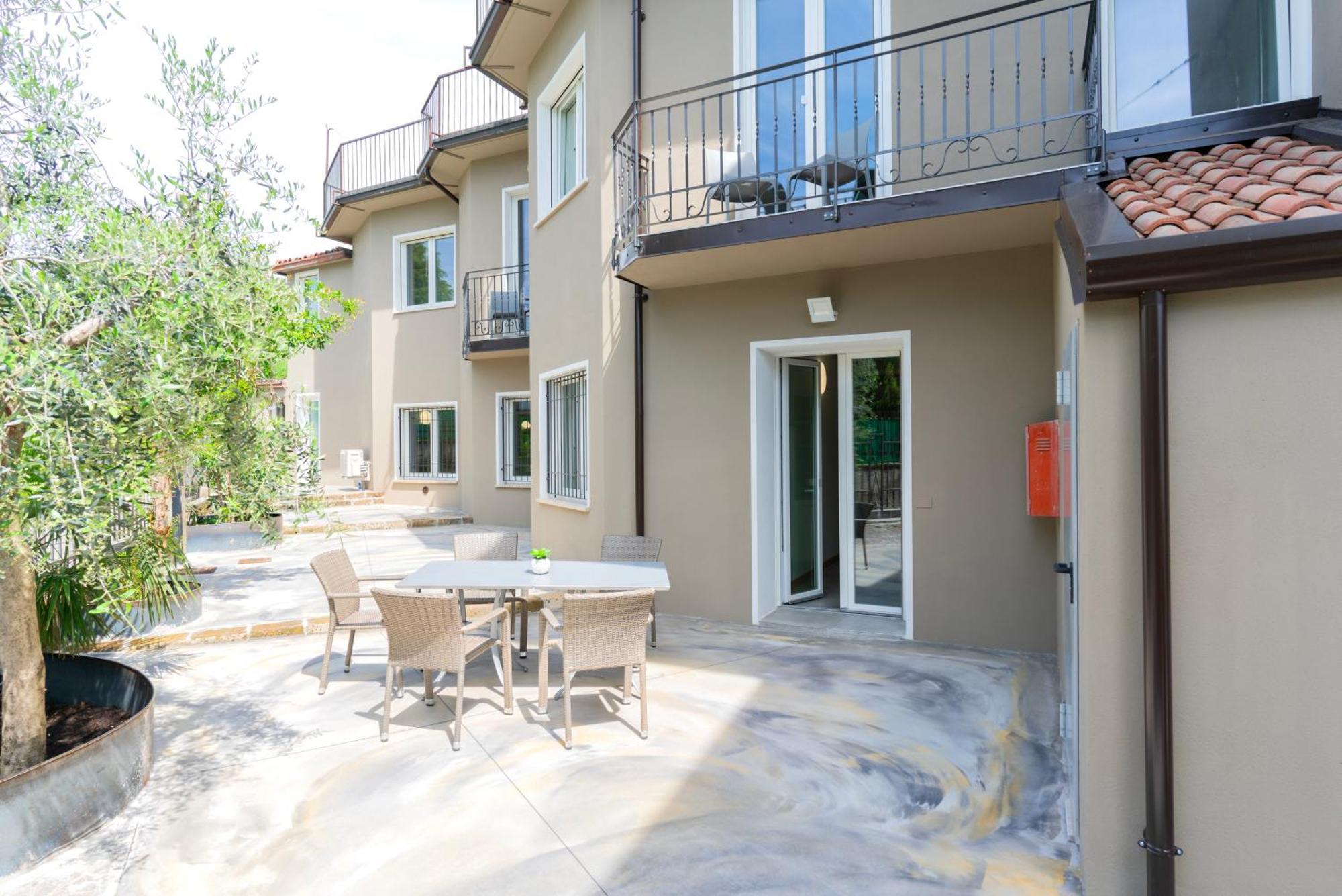 Residence Molino - Holiday Apartments Манерба дел Гарда Екстериор снимка