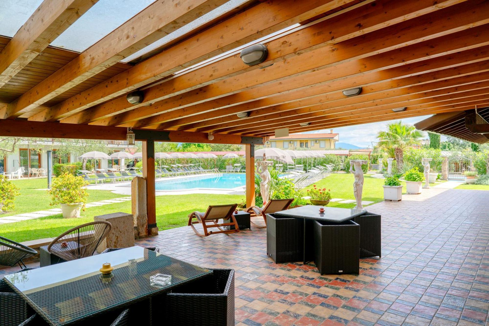 Residence Molino - Holiday Apartments Манерба дел Гарда Екстериор снимка